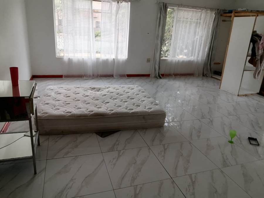 6 Bedroom Property for Sale in Geelhoutpark North West